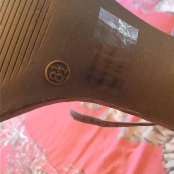 Tan block heels - Picture 5 of 5